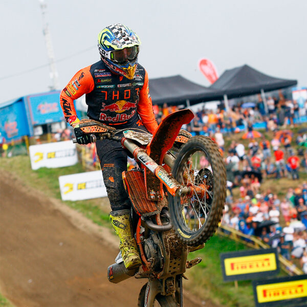 Llanta 250-10 SCORP MX32 MIDSOFT TT 33J PIRELL - Imagen 4